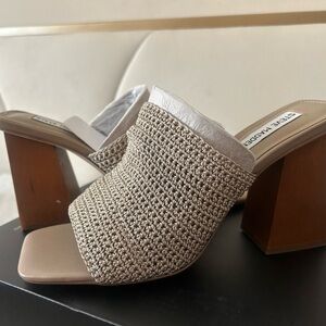 Steve Madden Women's Beige Woven Mules